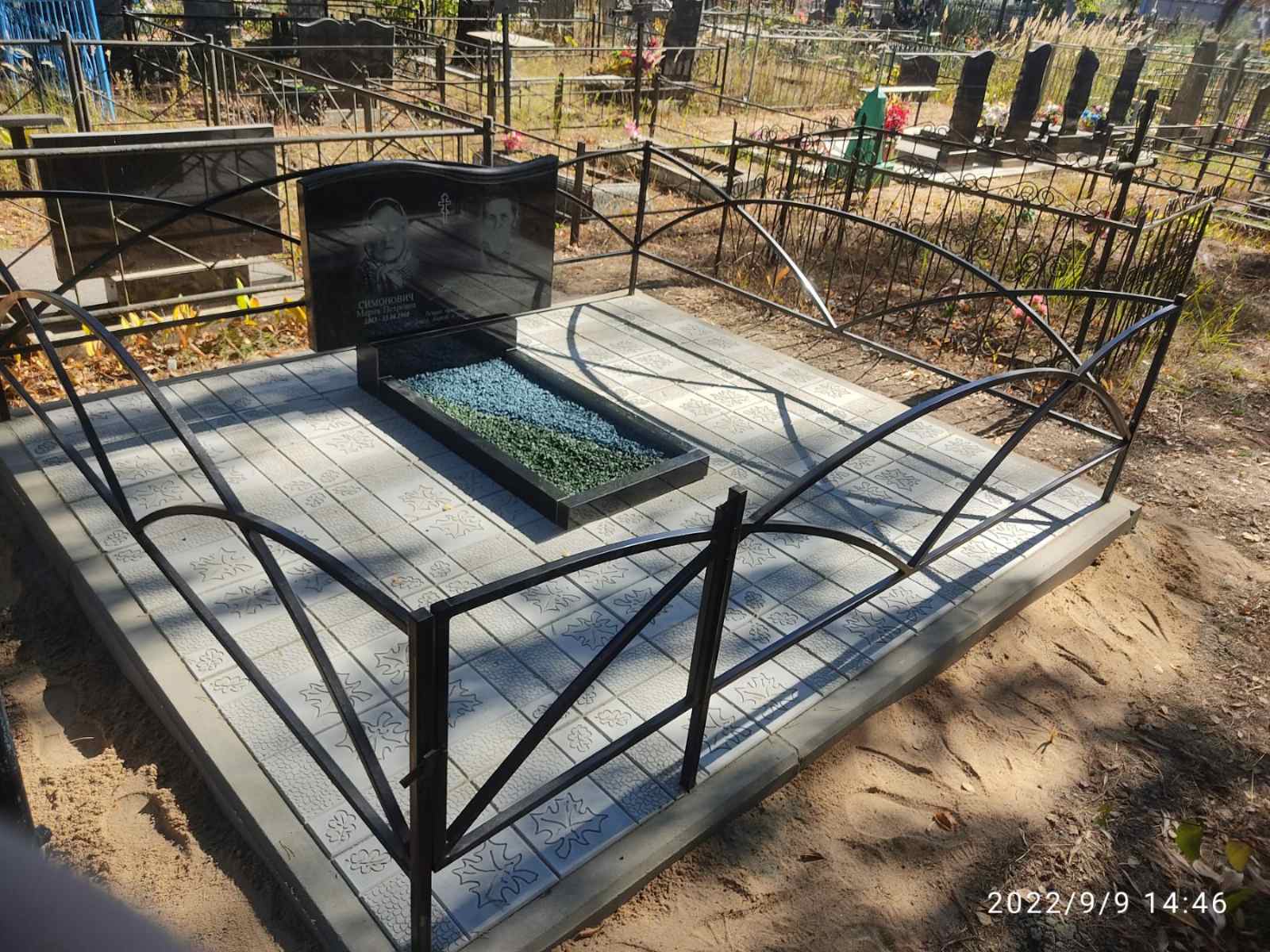 качественные работы по установке памятников и благоустройству могил в Орше